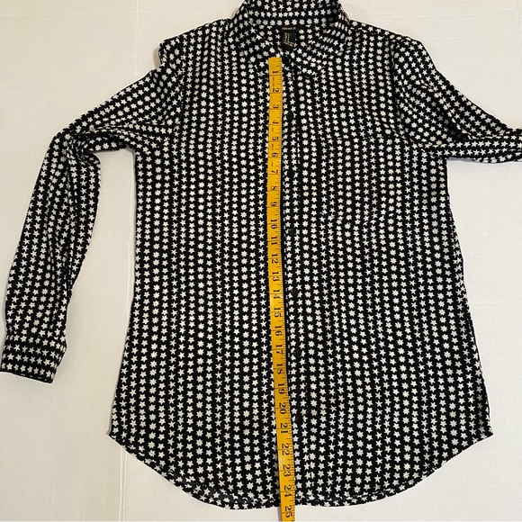 2 For $23! ⭐️ Forever 21 Button Down Shirt - Picture 6 of 6